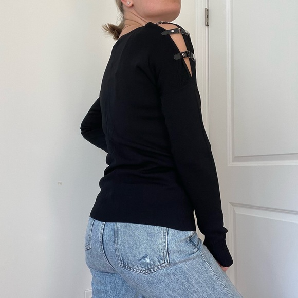 AVALIN V-Neck Knit Top with Shoulder Buckle Details - Picture 6 of 9